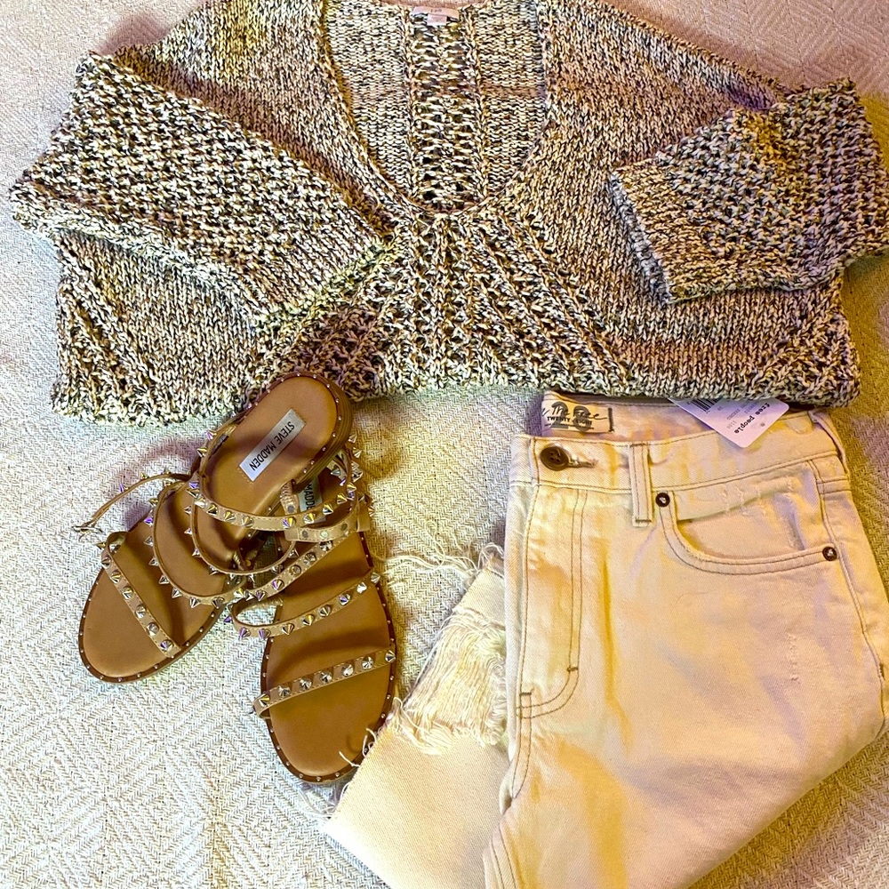 3/4/$15 Large Knit Cable Sweater